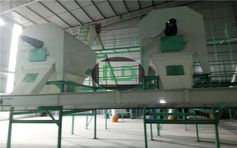 Raw material initial cleaning section