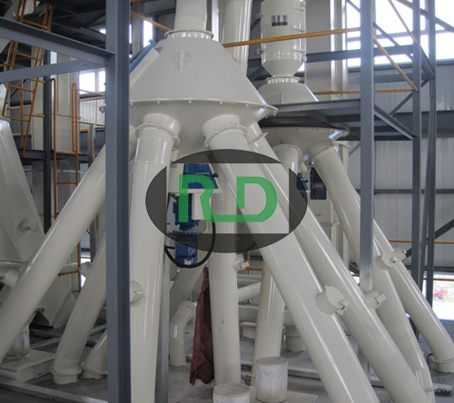 Rotary distributor in feed production line